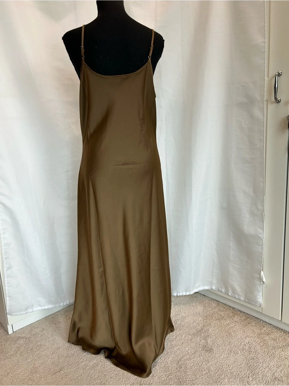 House of Harlow 1960 Khaki brown Satin Slip Dress maxi V-neck classy Sz M NWOT - Picture 4 of 13